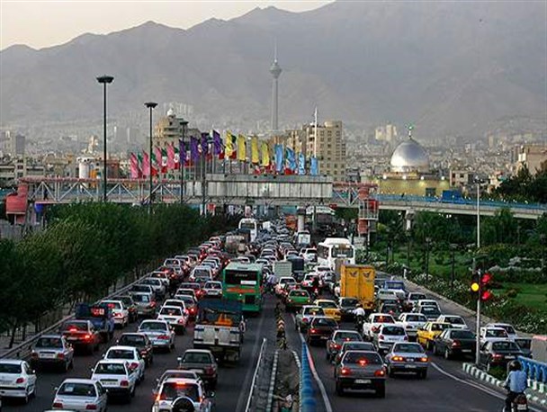 ترافیک پرحجم صبحگاهی در معابر پایتخت/ بزرگراه نواب شلوغ است