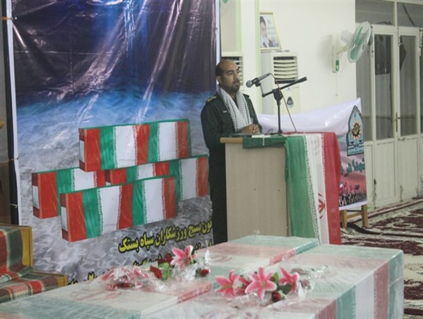 نیم نگاهی به مراسم شبی با شهدا در بستک