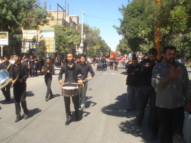 هیئت های مذهبی شیروان در سوگ صادق آل محمد(ص) به خیابانها آمدند+تصاویر