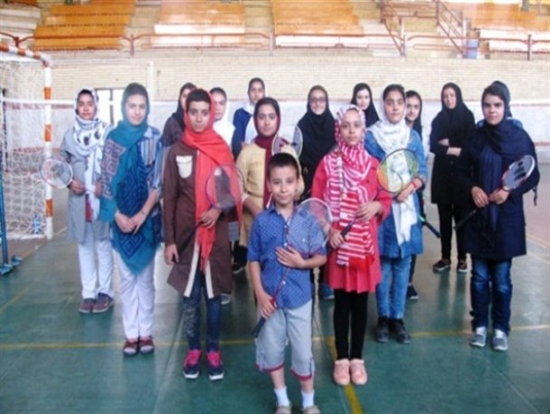 برگزاری رقابت‌های انتخابی دختران بدمینتون باز در نیر