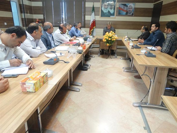 شهرداری مکانی مناسب برای دستفروشان تعیین کند /دستفروشان بومی شناسایی شوند