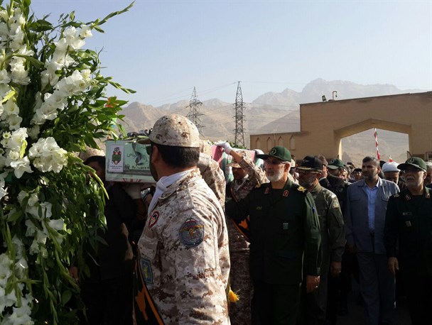 پیکر مطهر یک شهید گمنام در کرمانشاه تشییع و خاکسپاری شد