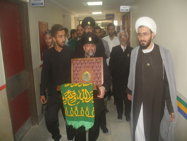 خادمان حرم امام رضا (ع) از بیماران بیمارستان شهدا سرپلذهاب عیادت کردند