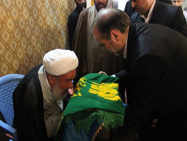 دیدار خدام رضوی با امام جمعه موقت کرمانشاه وحضور بر بالین بیماران