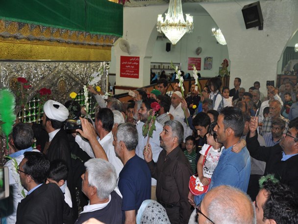 گلباران ساحت مقدس امامزادگان ناصر(ع) و یاسر(ع)