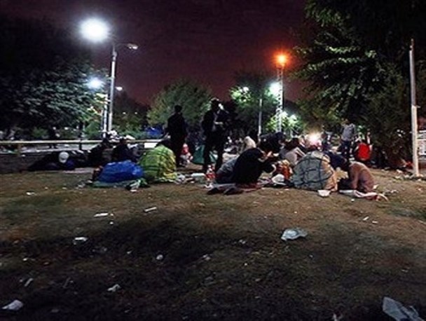 گشت و گذار آسوده معتادان در خیابانهای گیوی!