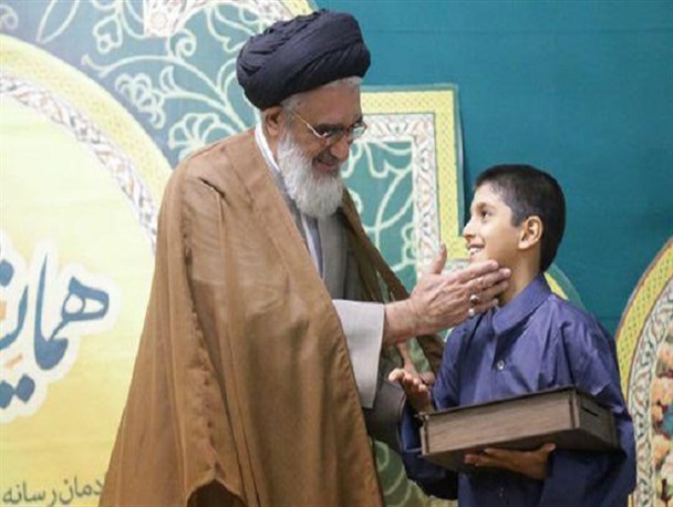 هم‌رزم پدر شهیدم در جنگ نرم هستم