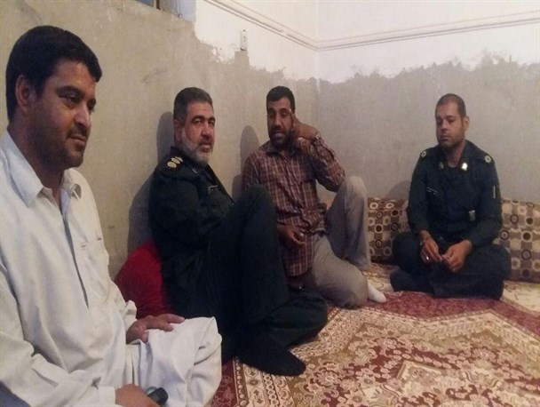 دیدار با خانواده معظم شهدای جنگ تحمیلی افتخار مسئولین نظام است/ دیدار با خانواده شهید دانشجو + تصاویر