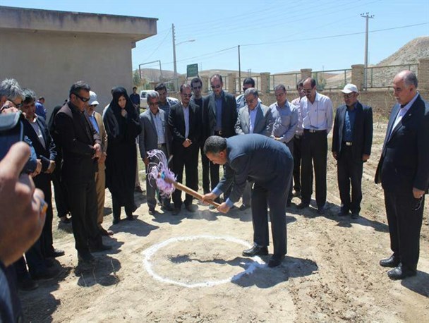 کلنگ احداث دبیرستان 4 کلاسه عشایری در مراوه تپه بر زمین خورد