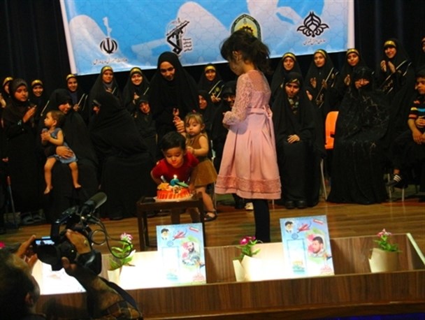 جشن تولد  فرزند شهید مدافع حرم گرگانی و هدیه "آرمیتا"+تصاویر
