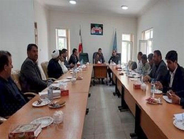 در چینش مدیران از روابط قومی قبیله ای و جناحی چشم پوشی کنیم