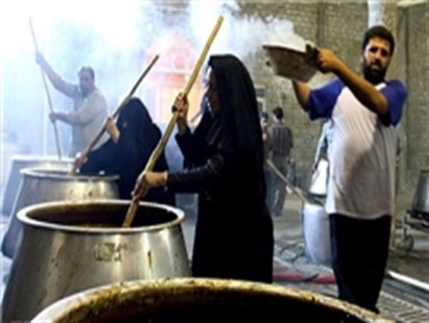 بارگذاری ۷۲ دیگ حلیم به یاد ۷۲ تن