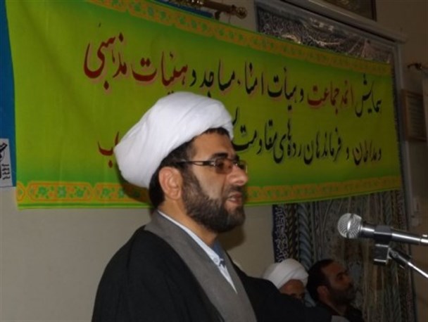 لزوم بازنگری در موروثی شدن هیئت امنا در مساجد/ پرداخت مبالغ میلیونی به مداحان حرام است