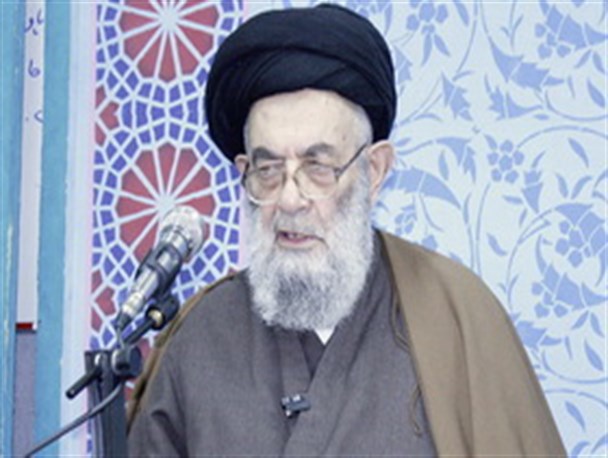 دشمن همان دشمن است مسئولین مراقب دسیسه‌های آن باشند
