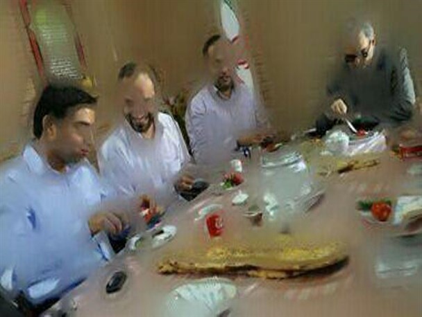 دانشجویان گرامی لطفاً مزاحم صبحانه خوردن کارمندان دانشگاه آزاد رشت نشوید!