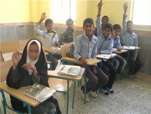 مدرسه 25 ساله روستای دستگرد درگاز بشاگرد در آستانه تخریب کامل /احتمال زیر آور رفتن 160 دانش آموز در سایه بی تدبیری مسئولان