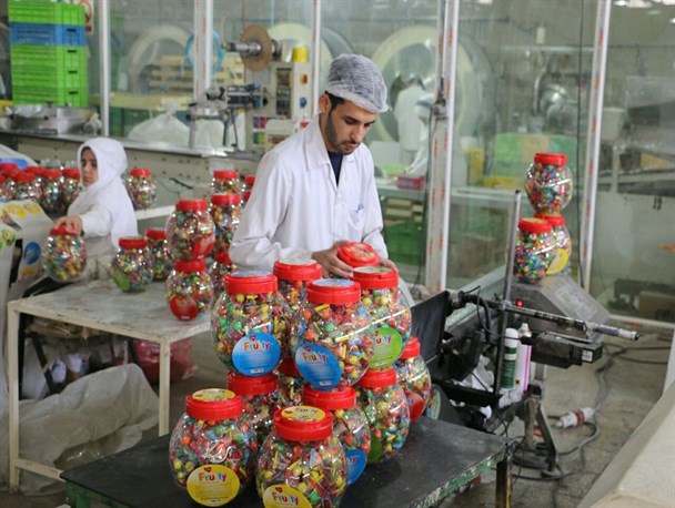 خدمت‌رسانی کارگران بسیجی قزوین در شیفت ایثار+تصاویر