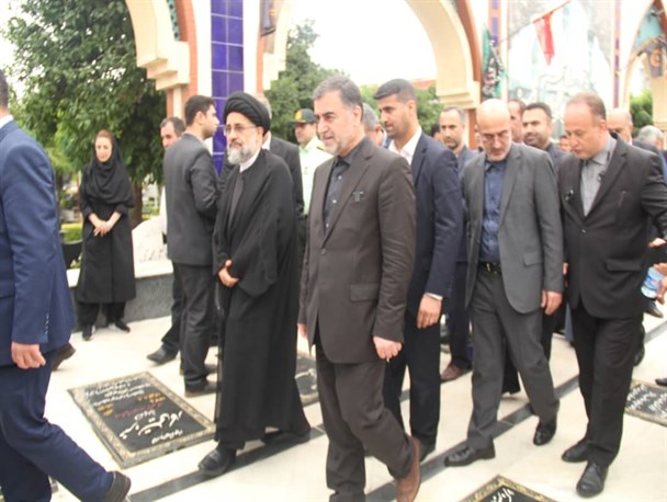 خدمت به مردم باید در اولویت همه‌ دستگاه‌های اجرایی باشد