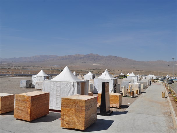 هشتمین نمایشگاه بین المللی سنگ نیم ور افتتاح شد