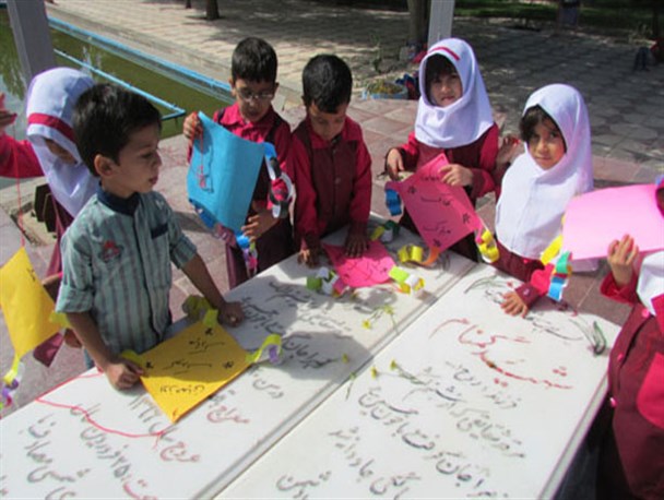 کودکان جاجرمی به زیارت شهدای گمنام رفتند