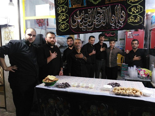 ایستگاه صلواتی در میدان امام حسین(ع) املش برپا شد+تصاویر