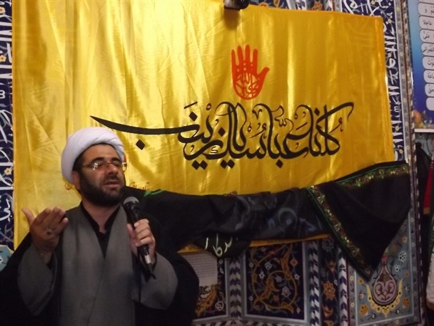نماز ظهر تاسوعا در مسجد جامع سراب / امام جمعه سراب: حضور در نماز ویژگی عزادار حقیقی