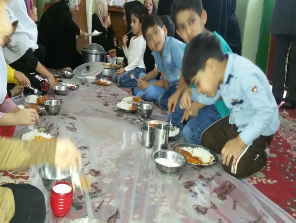 اجرای طرح تامین یک وعده غذای گرم در روستای حصار