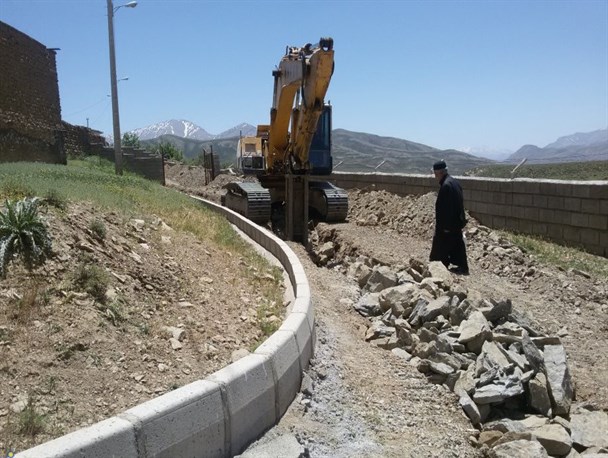 خیز بلند آبفای روستایی برای تأمین آب شرب بهداشتی همه روستاهای فریدونشهر