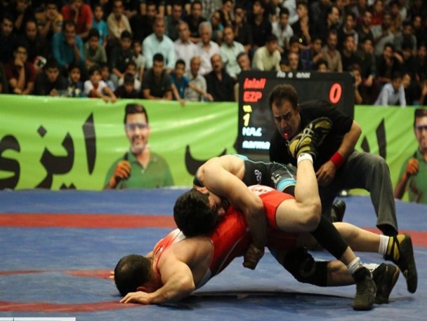 تیم کشتی ایزی‌پایپ کاشان مغلوب بیمه رازی شد/ تصاویر