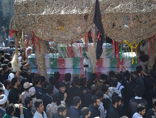 پیکر 8 شهید گمنام با حضورخانواده شهیدحججی در قم تشییع شد+تصاویر