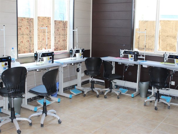 توانمندسازی نیازمندان از کمک به آن‌ها ضروری‌تر است/ از آموزش تا اشتغال تضمینی بانوان نیازمند به کار در بنیاد امید فردا