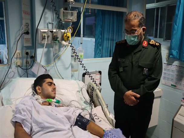 عیادت رئیس سازمان بسیج از بسیجی مدافع امنیت مازندران