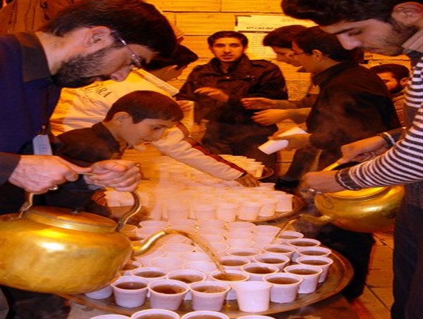 ۴۱ سال است که در حسینیه اعظم زنجان خدمت می‌کنم
