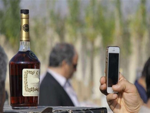 برخورد جدی با قاچاقچیان مشروبات الکلی/ مبارزه با تلفن همراه قاچاق، برنامه آینده ستاد مبارزه با قاچاق کالا