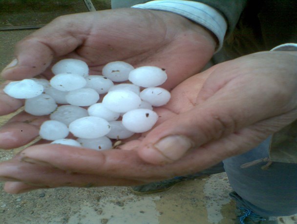 بارش تگرگ در روستای زرگر