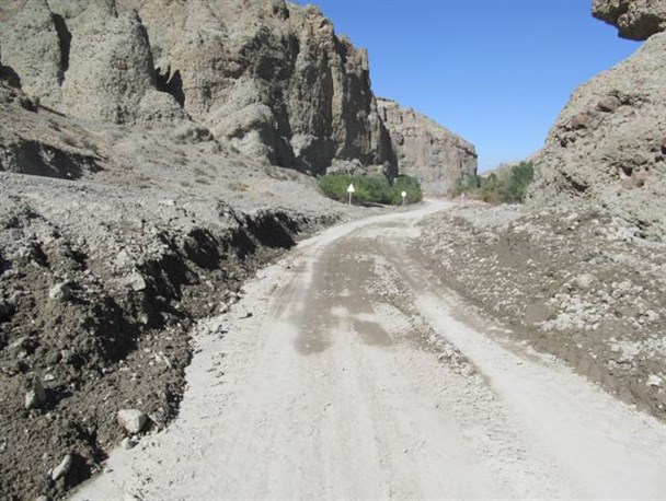 روستایی که در زمستان ممنوع الورود و خروج می شود/ راه روستای تخته یورد همچنان خاکی است+تصاویر