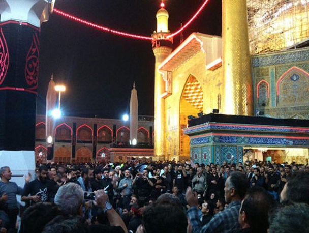 عزاداری پرشور زائران اکبرآبادی در حرم حضرت علی(ع)