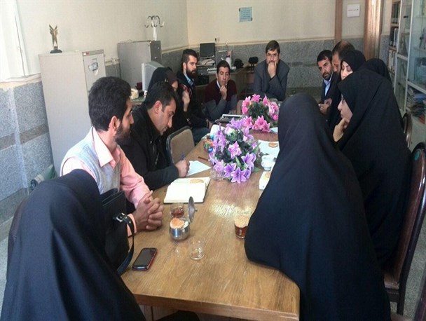 برگزاری اولین نشست کتابخوان دانشگاهیان دلیجان در نراق+عکس