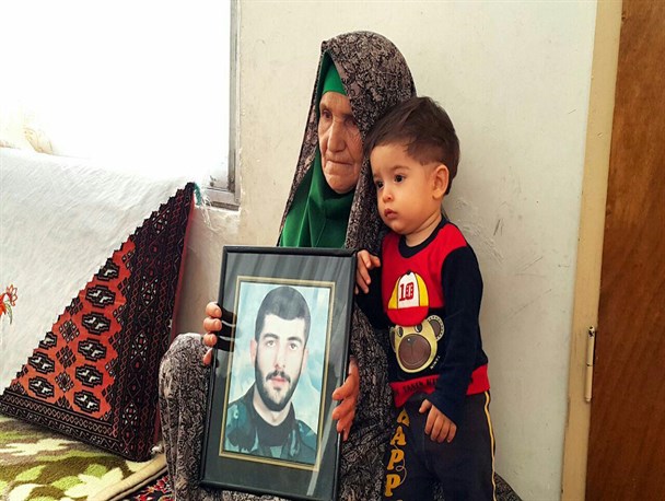 دیدار امام جمعه و فرماندار قوچان با خانواده سه شهید+تصاویر