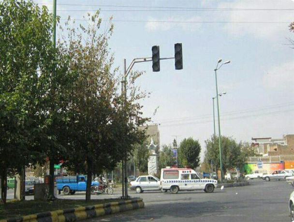 نصب چراغ قرمز جدید در شهر ملایر