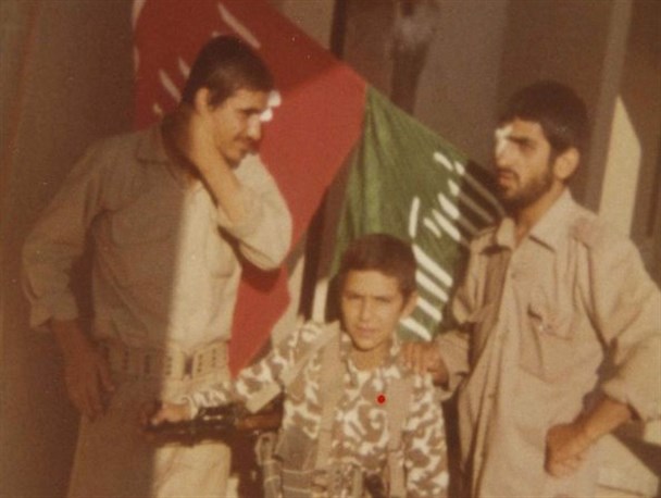 مادر شهیدان مسعود و مهرداد عزیزاللهی دار فانی را وداع گفت