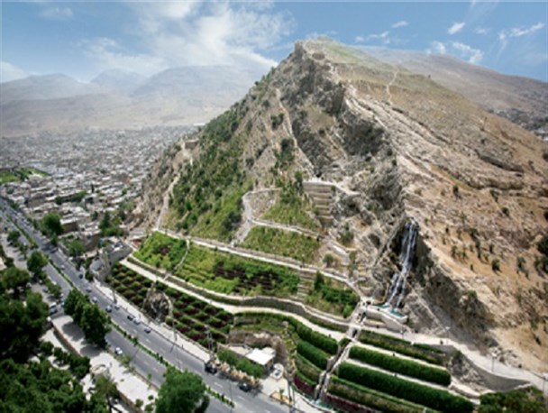 احداث کوهستان پارک 11 هزار متر مربعی در ناهوک/ غرس بیش از 100 هزار اصله درخت مثمر در این تفرجگاه