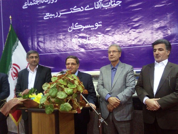 مشکل حاد تویسرکانی ها؛ معضلی به نام بیکاری عمومی/تویسرکان صنعت قابل توجهی برای ایجادفرصت شغلی ندارد