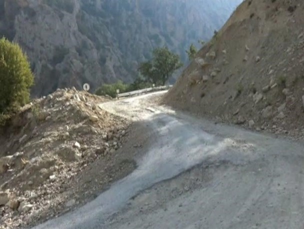 وضعیت نامناسب راه ارتباطی هزاران خانوار بخش "زیلایی" به شهر یاسوج+تصاویر