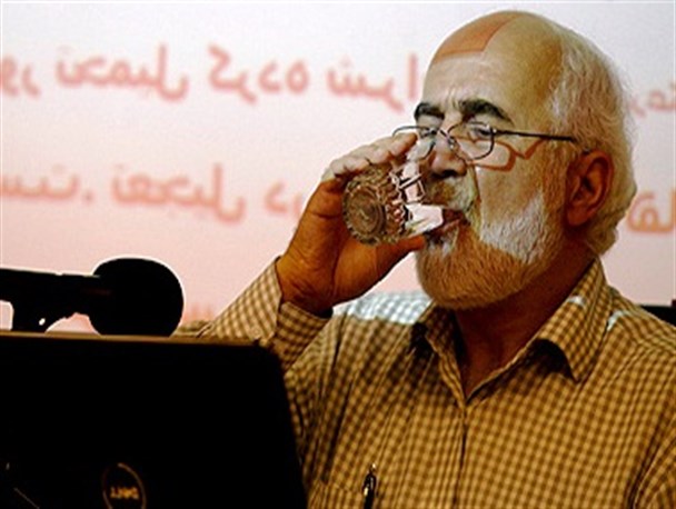 اعتراض به احمد توکلی به خاطر زیر سوال بردن احمدی نژاد