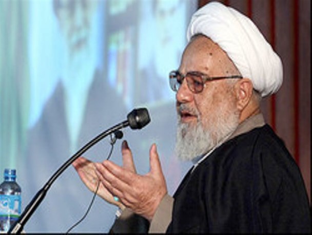 نماز جمعه یکی از سلاح های برنده مسلمانان برای نشانه گرفتن قلب دشمن است