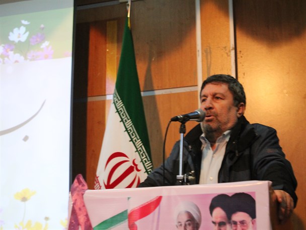 تیم اقتصادی دولت فاقد فرماندهی است/ با آنکه منتقد دولت هستیم ولی از حضور روحانی در دور دوم حمایت می کنیم