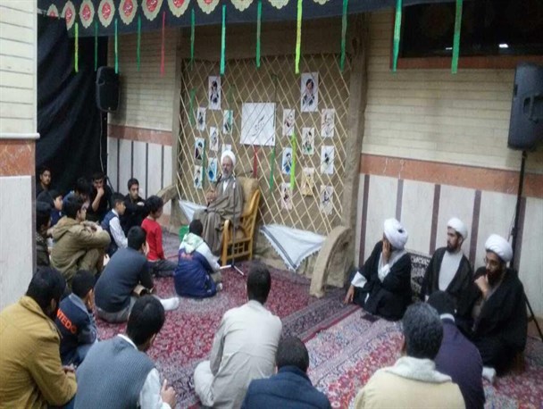 عده ای تلاش می کنند خرابکاری های خود را گردن رهبر انقلاب بیندازند/دولت باید پاسخگوی موضوع صندوق ذخیره فرهنگیان و کشته شدن هموطنانمان در حادثه سمنان باشد