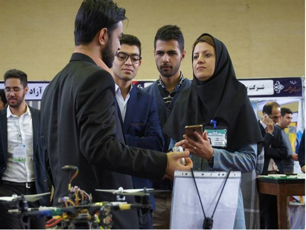 چند کلامی خطاب به دانشجویان فعال در نمایشگاه پژوهش