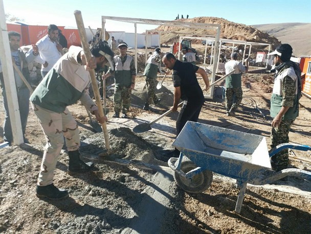 فعالیت بسیجیان جهادگر میناب در روستای زرده کرمانشاه+تصاویر